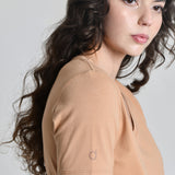 Camiseta Feminina Manuela Caramelo